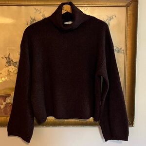 La Collection Premium‎ for Molly Bracken Wide Sleeve Crop Turtleneck Sweater S